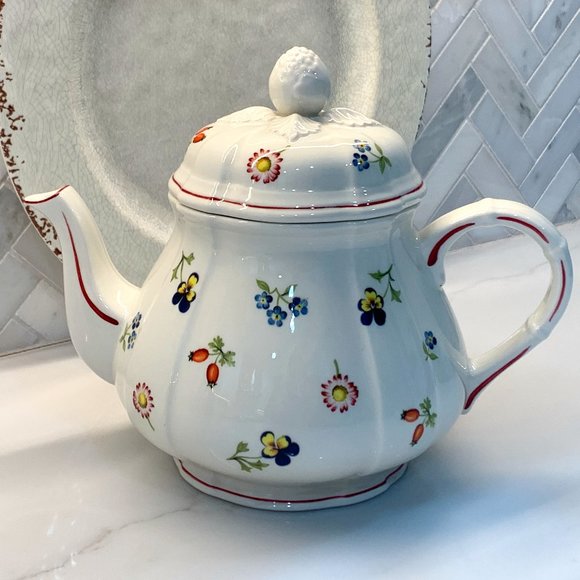 Villeroy & Boch Luxembourg Petite Fleur Tea Pot -Discontinued piece- - Picture 1 of 6